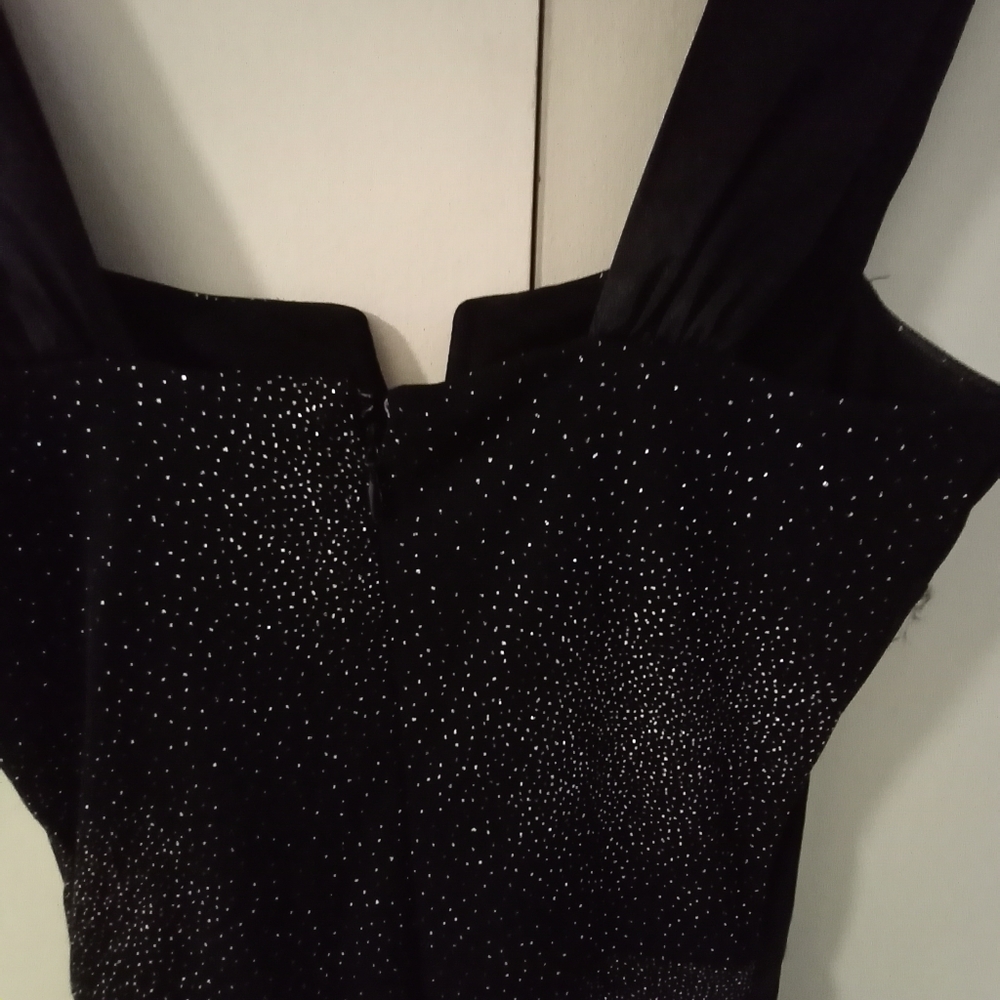 Dress - Picture 3 of 4